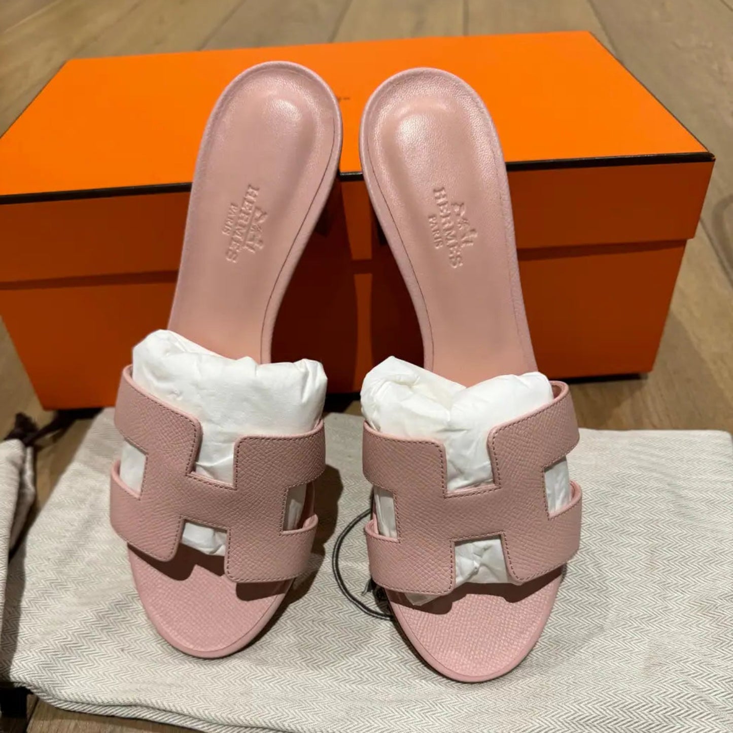Hermès Oasis Sandals – Pink