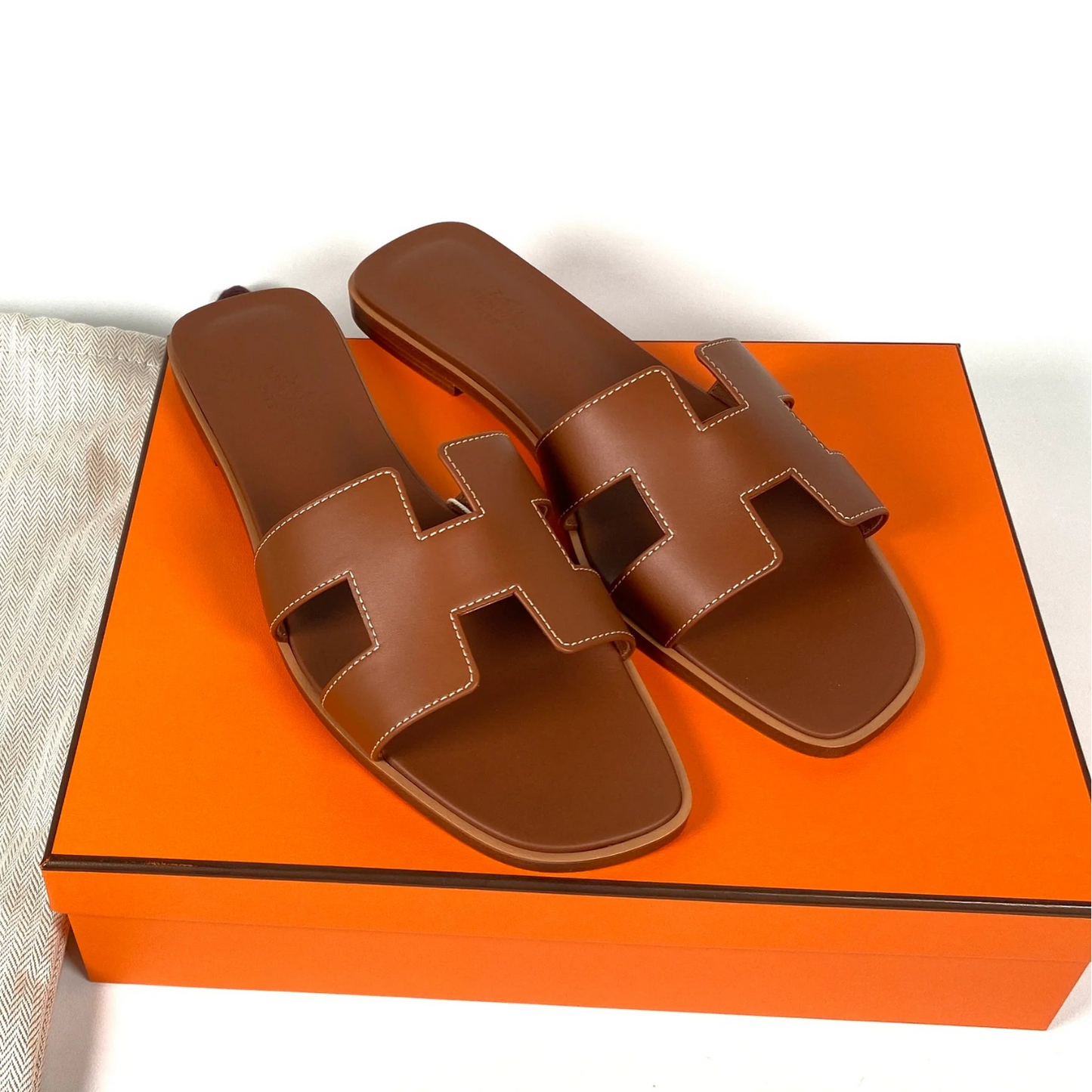 Hermès Oran Sandal – Brown
