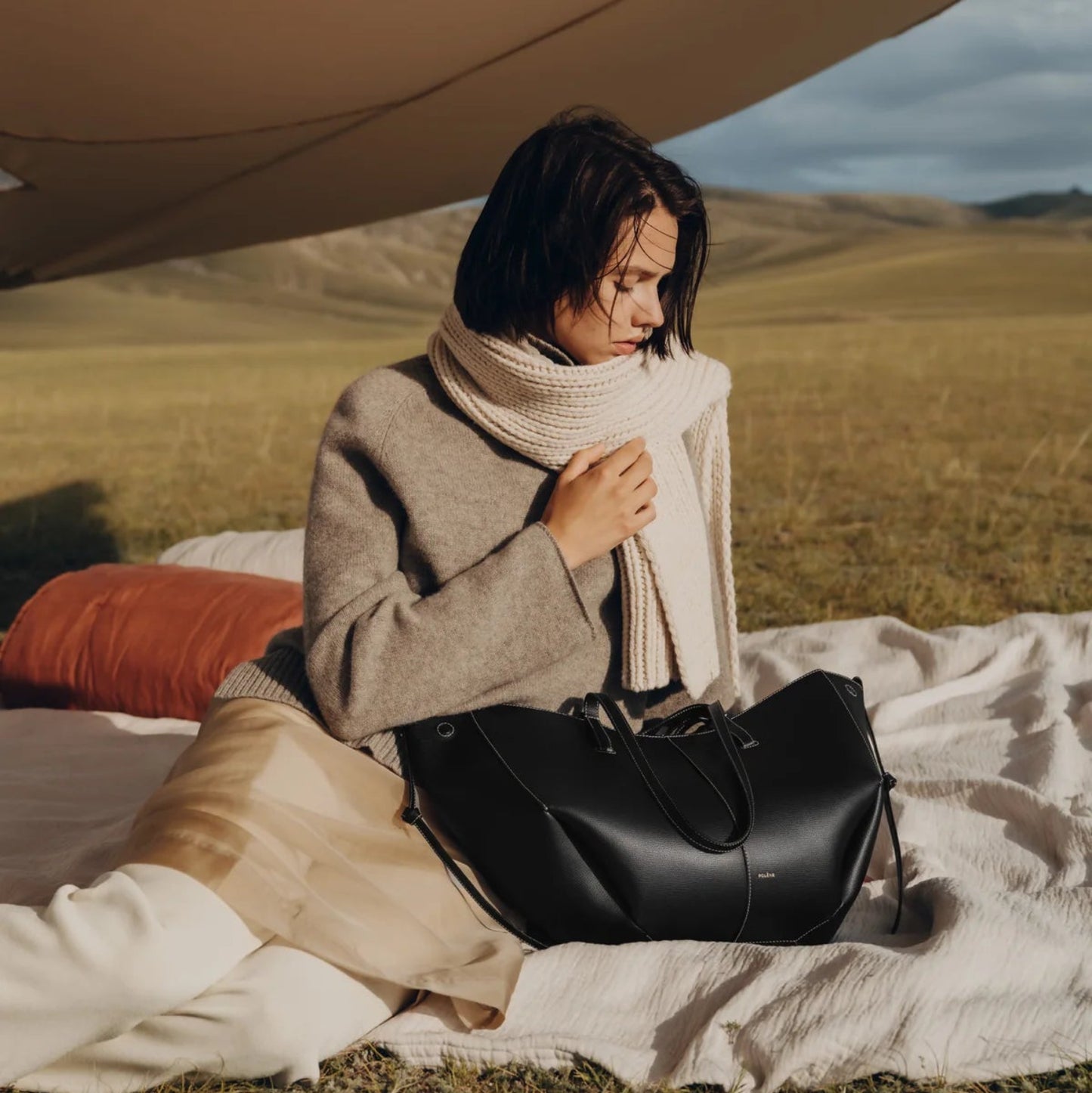Polène Cyme Tote - Black (White stitching)